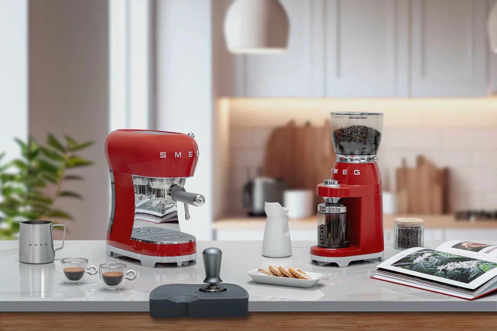 Aparat ekspresi SMEG ECF02RDEU, 1.1L, 15 bar, i kuq