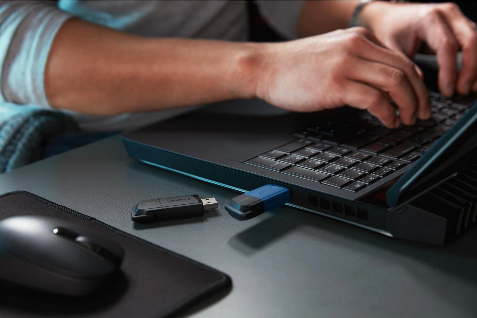 USB Kingston DataTraveler Exodia M 64GB, USB3.2, zi + kaltër