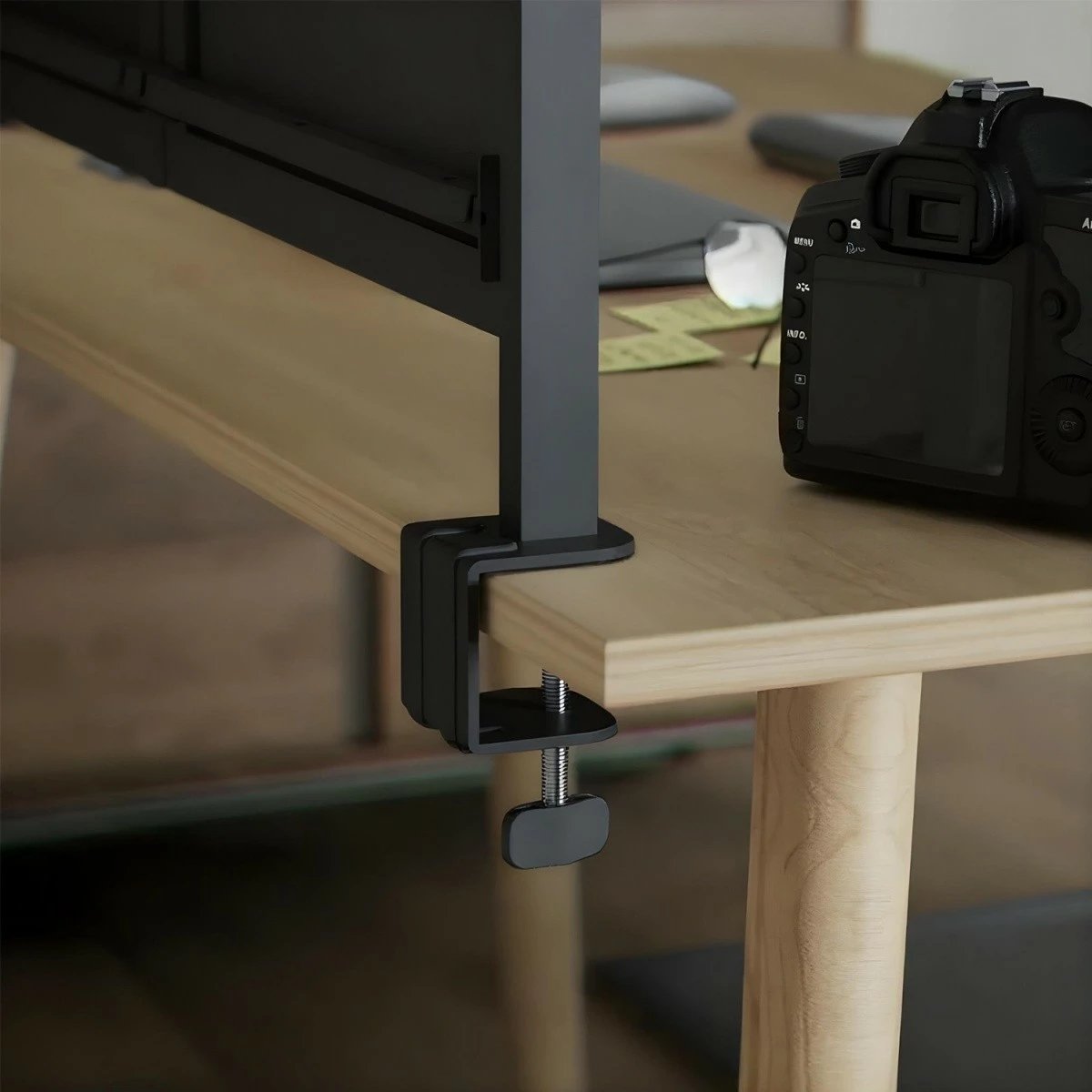 Ndarës tavoline Ergo Office ER-301B me aksesorë, i zi Ndarës tavoline Ergo Office ER-301B me aksesorë, i zi