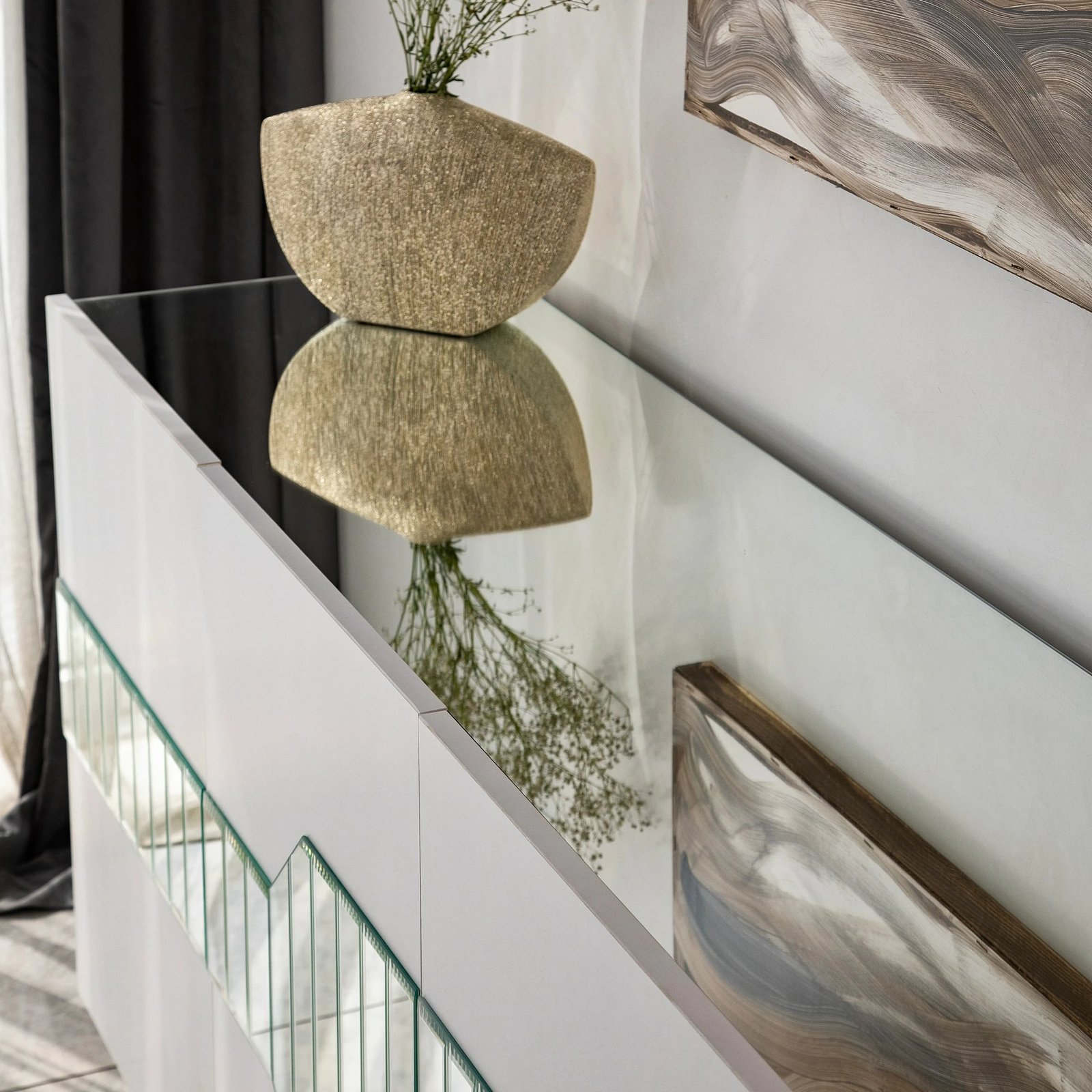 Konsolë Hanah Home Milan, e bardhë dhe e artë