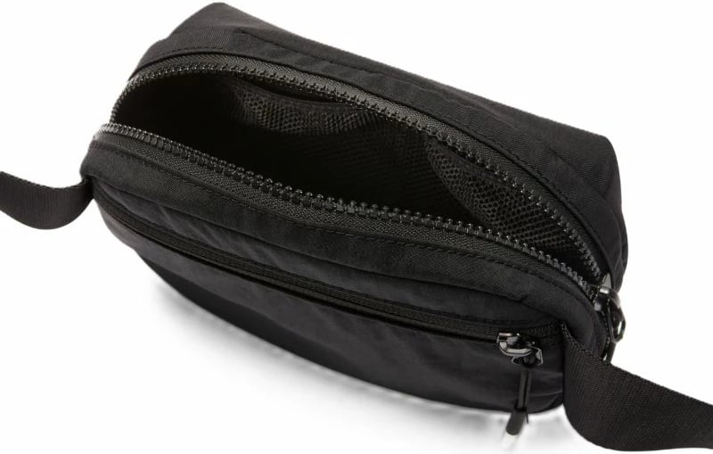 Çantë beli Nike, e zezë