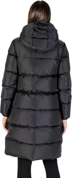 Jakne femra Armani Exchange, e zezë