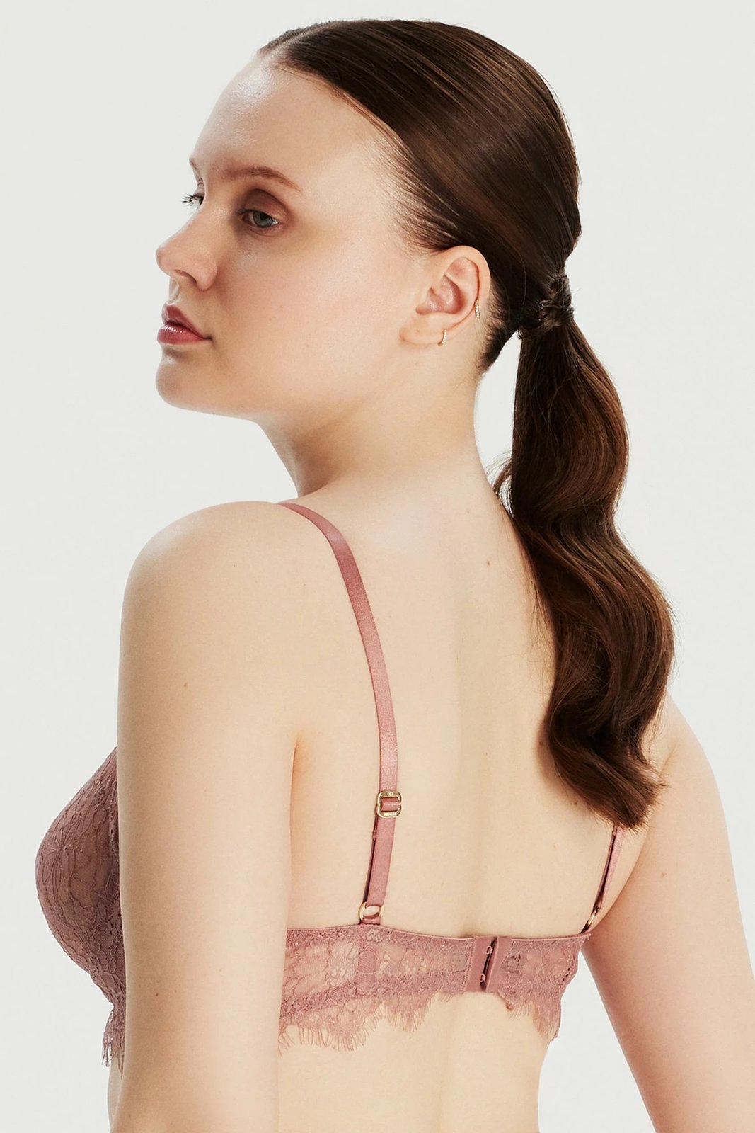 Sytjena Jumeon, Royal Lace, ngjyrë dusty rose