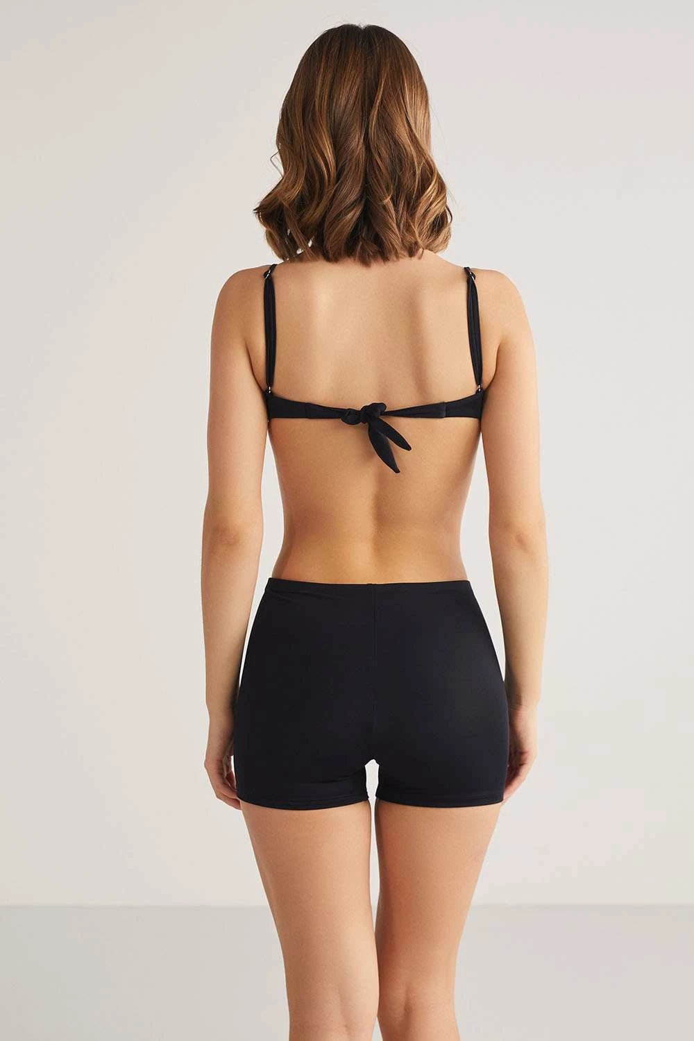 Short i zi Jumeon, për femra