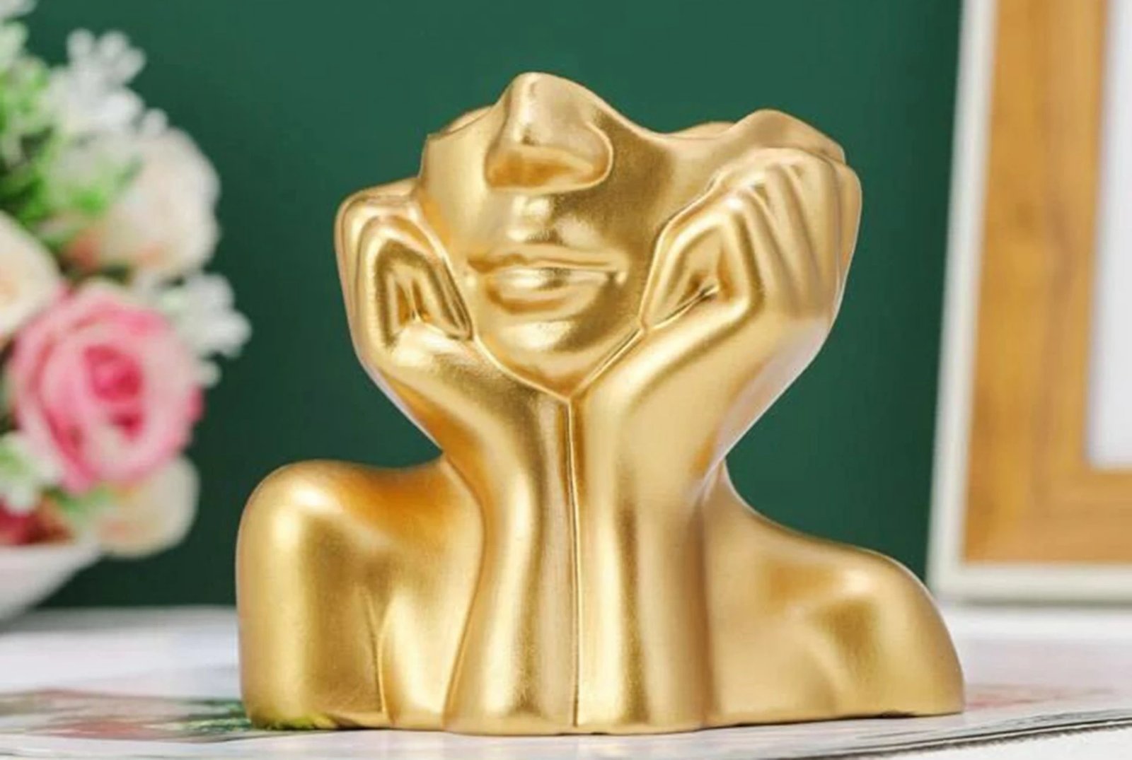 Vazo dekorative Evila Originals, stil skandinav, ngjyrë ari Vazo dekorative Evila Originals, stil skandinav, ngjyrë ari