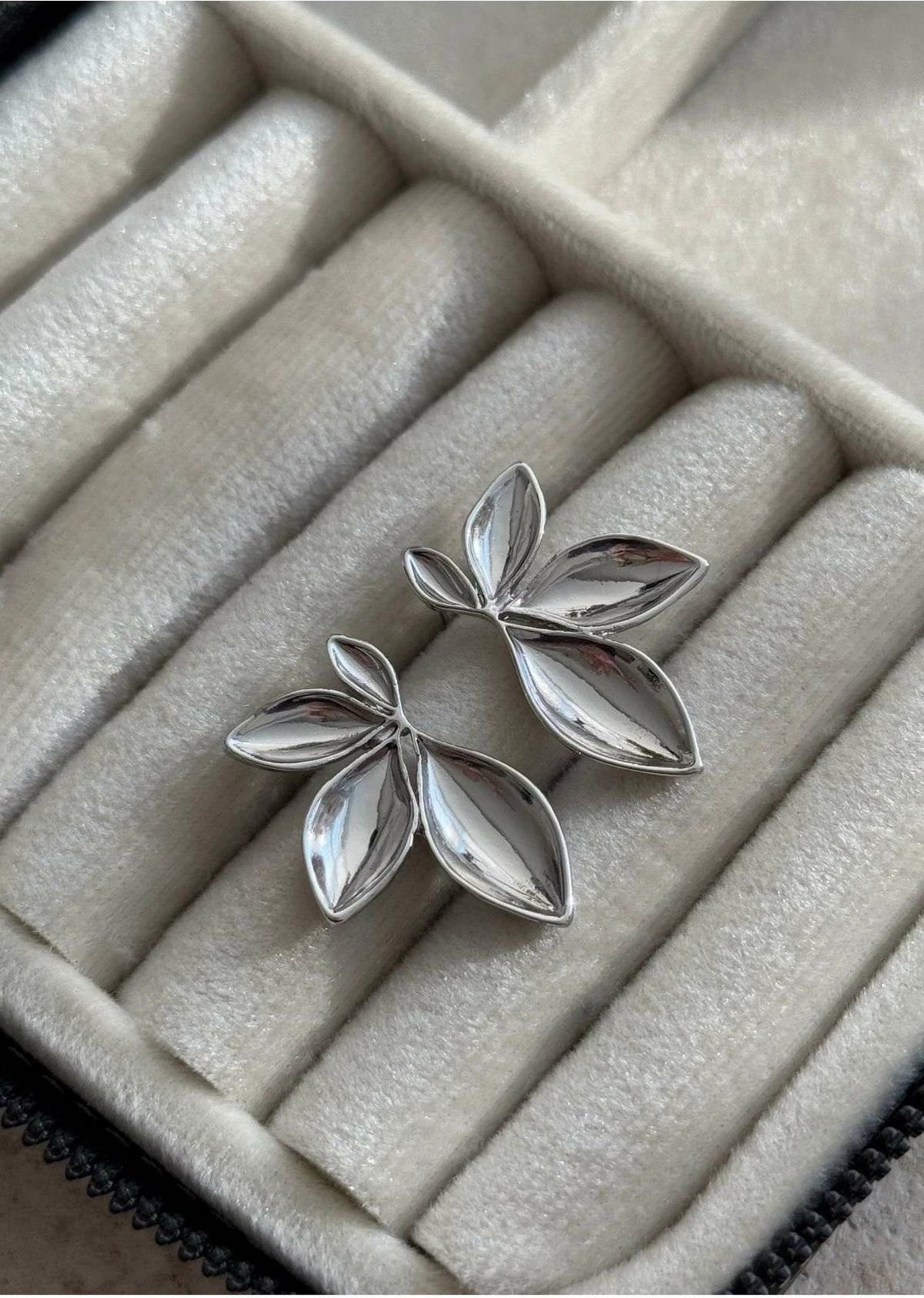 Vathë argjendi Jumeon, KPEGMSA35047