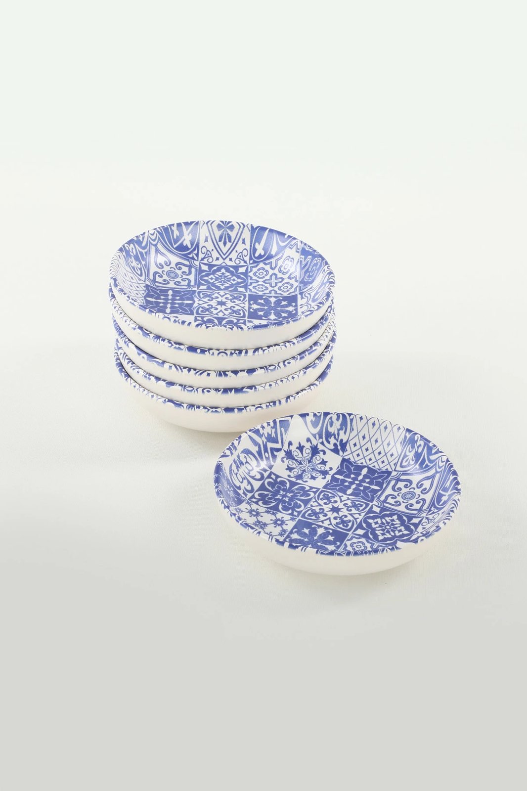 Set pjatash për salcë, Hermia Concept, bardhë dhe kaltër e errët, 13x13x3.1cm (6 copë) Set pjatash për salcë, Hermia Concept, bardhë dhe kaltër e errët, 13x13x3.1cm (6 copë)