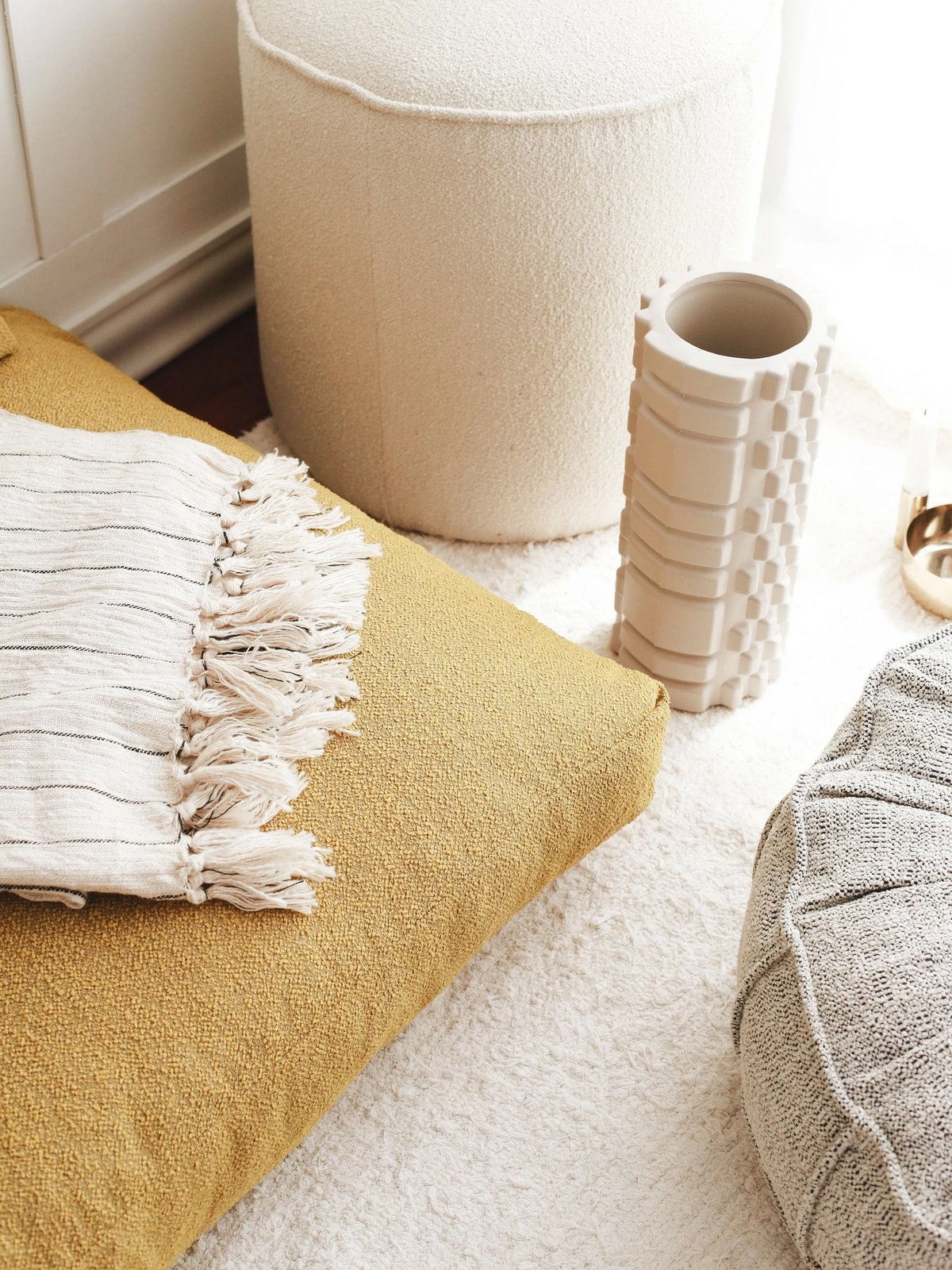 Jastëk TEDDY Atelier del Sofa, ngjyrë mustard, 70x27x70cm