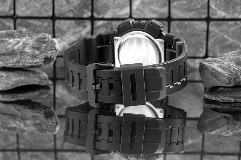 Orë dore për meshkuj CASIO, e zezë