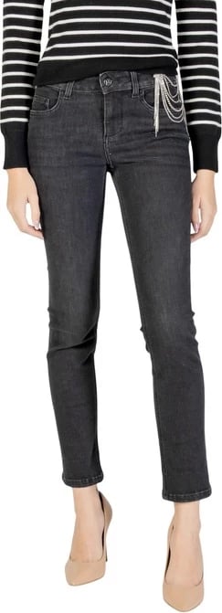 Xhinse femra Liu Jo, të zeza