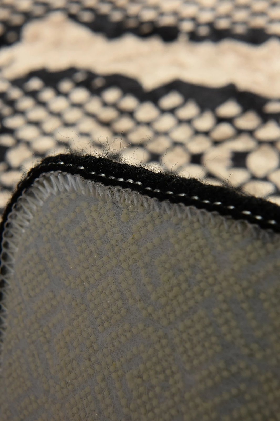 Tapet për banjo Mijölnir, model Snake Djt, shumëngjyrësh, 40x60cm