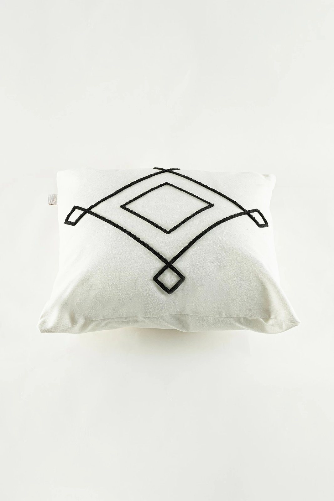 Jastëk dekorativ Evila Originals, liri, ngjyrë e zezë, 43x43cm