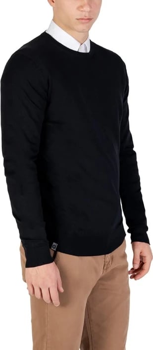 Xhemper Yos meshkuj, e zezë