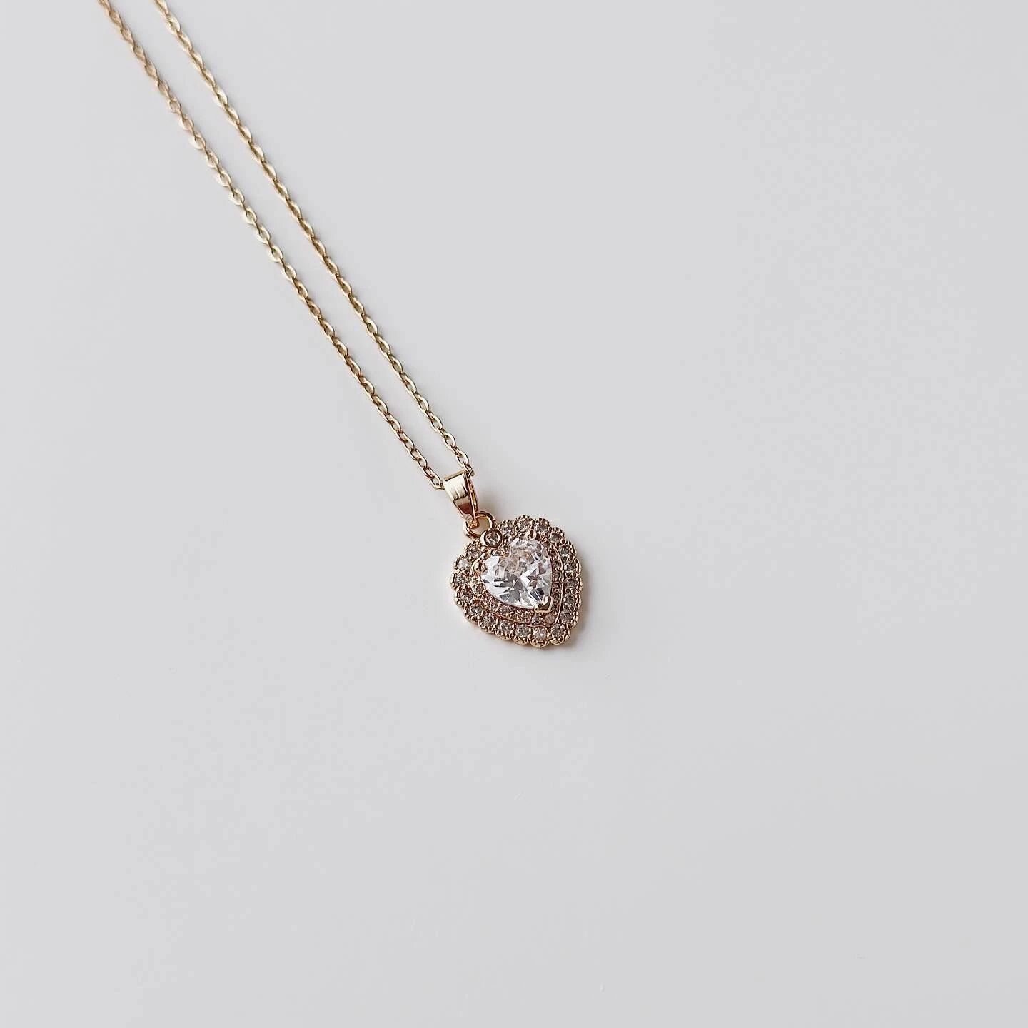 Vath prej çeliku, Jumeon, ngjyrë ari dhe argjendi