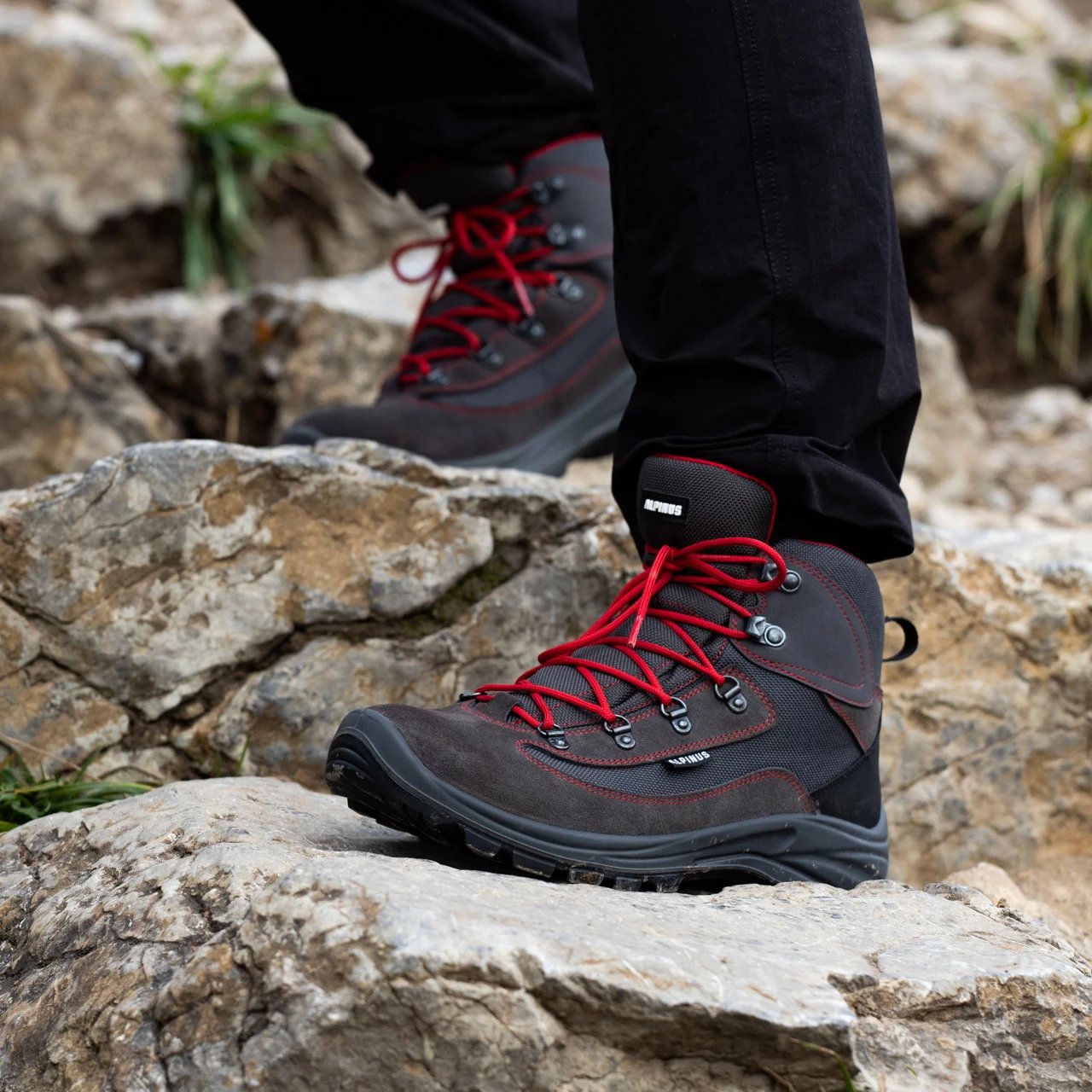 Atlete trekking unisex Alpinus, graphite-red Atlete trekking unisex Alpinus, graphite-red