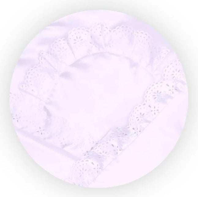 Mbështjellëse satin bebe, New Baby, 80x80 cm, me dantellë, me ngjitëse, anti-alergjike, e bardhë