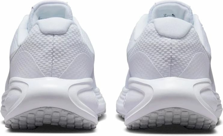 Atlete Nike, të bardha