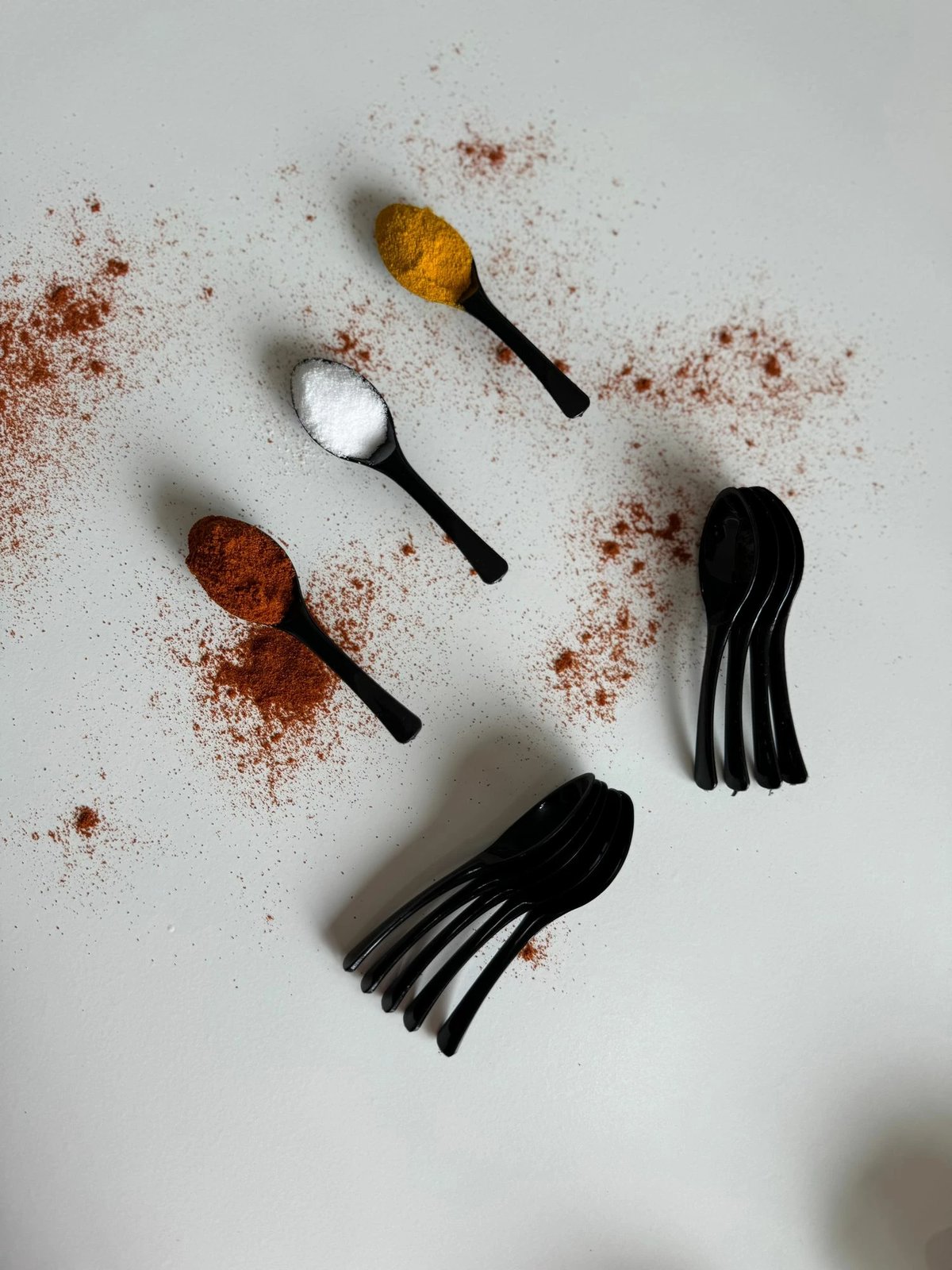 Set lugësh plastike, 12 copë, ngjyrë e zezë, Hermia, EKR-002
