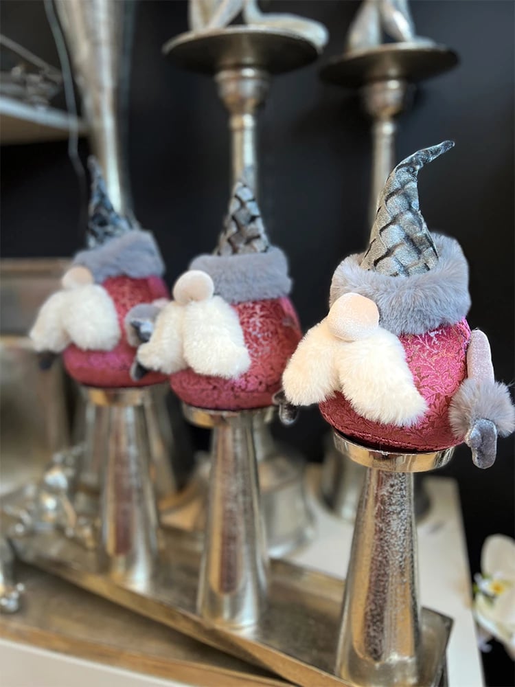 Dekoratë Krishtlindjesh Pixie Santa, stof, rozë-gri-bardhë, 14x12x22cm