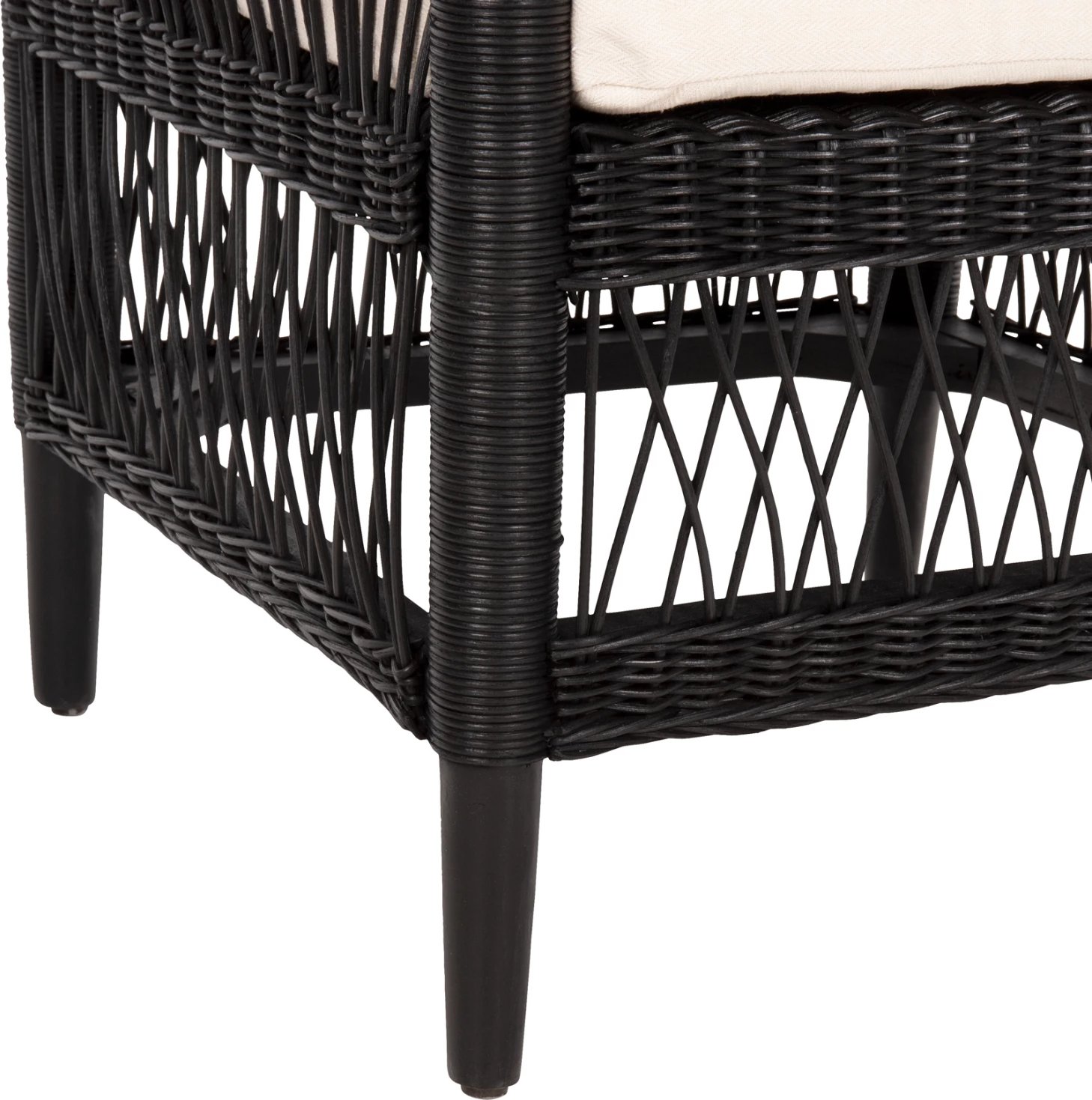 Karrige Malawi FH9635.03 dru mahogany me rattan, jastëk bardhë e zi, 80x70x86H cm