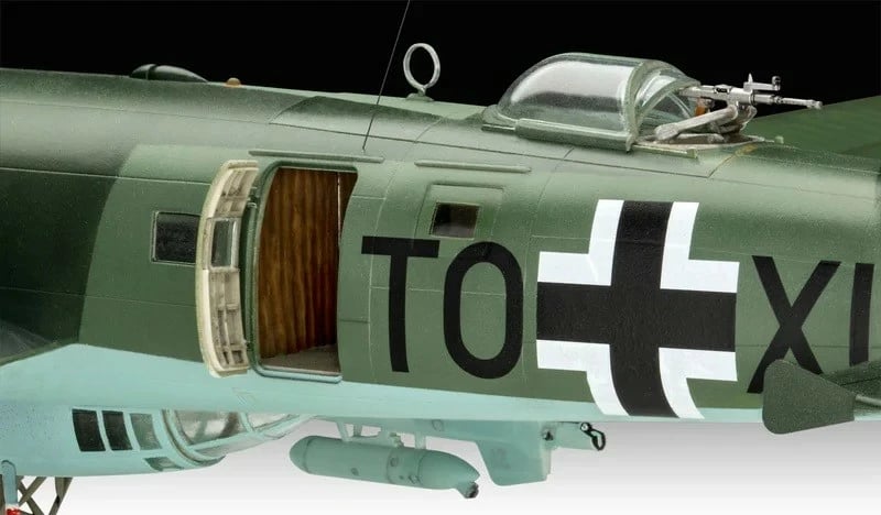 Model plastik aeroplan Revell Focke-Wulf Fw 200 C-5/C-8 REV-03777, shkallë 1:72, 240 pjesë, gjatësi 32.8 cm
