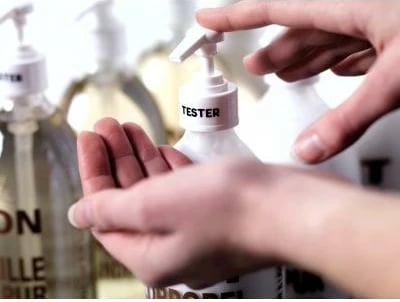 Shirit etiketime Dymo D1 40910, poliester, për etiketime standarde, tekst i zi në sfond transparent