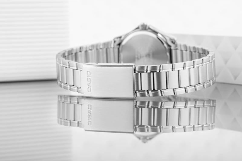 Orë dore për femra Casio, argjend