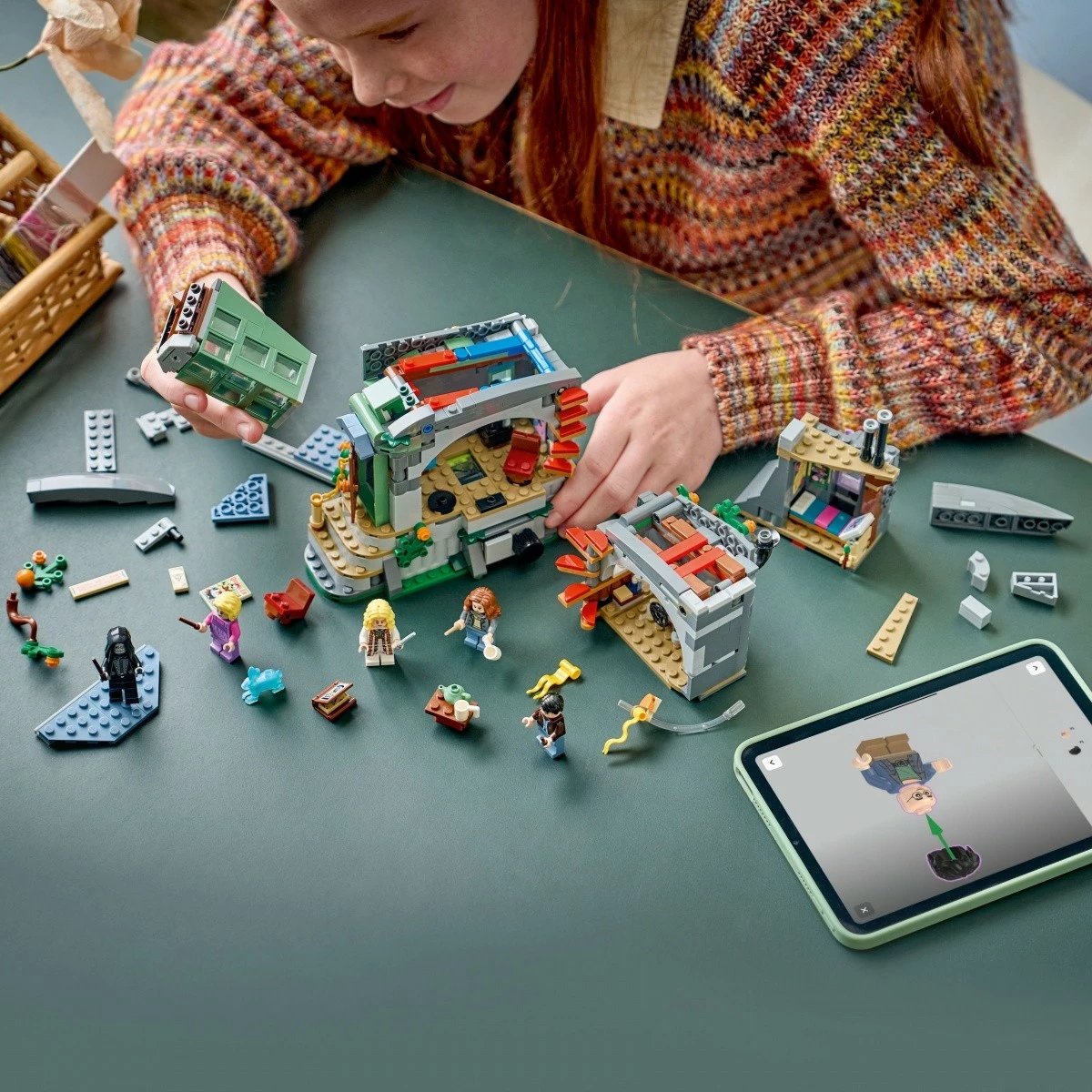 Set LEGO Harry Potter 76467 Shtëpia e Lovegood, 764 pjesë, me tullë ndriçuese, 10+ vjeç