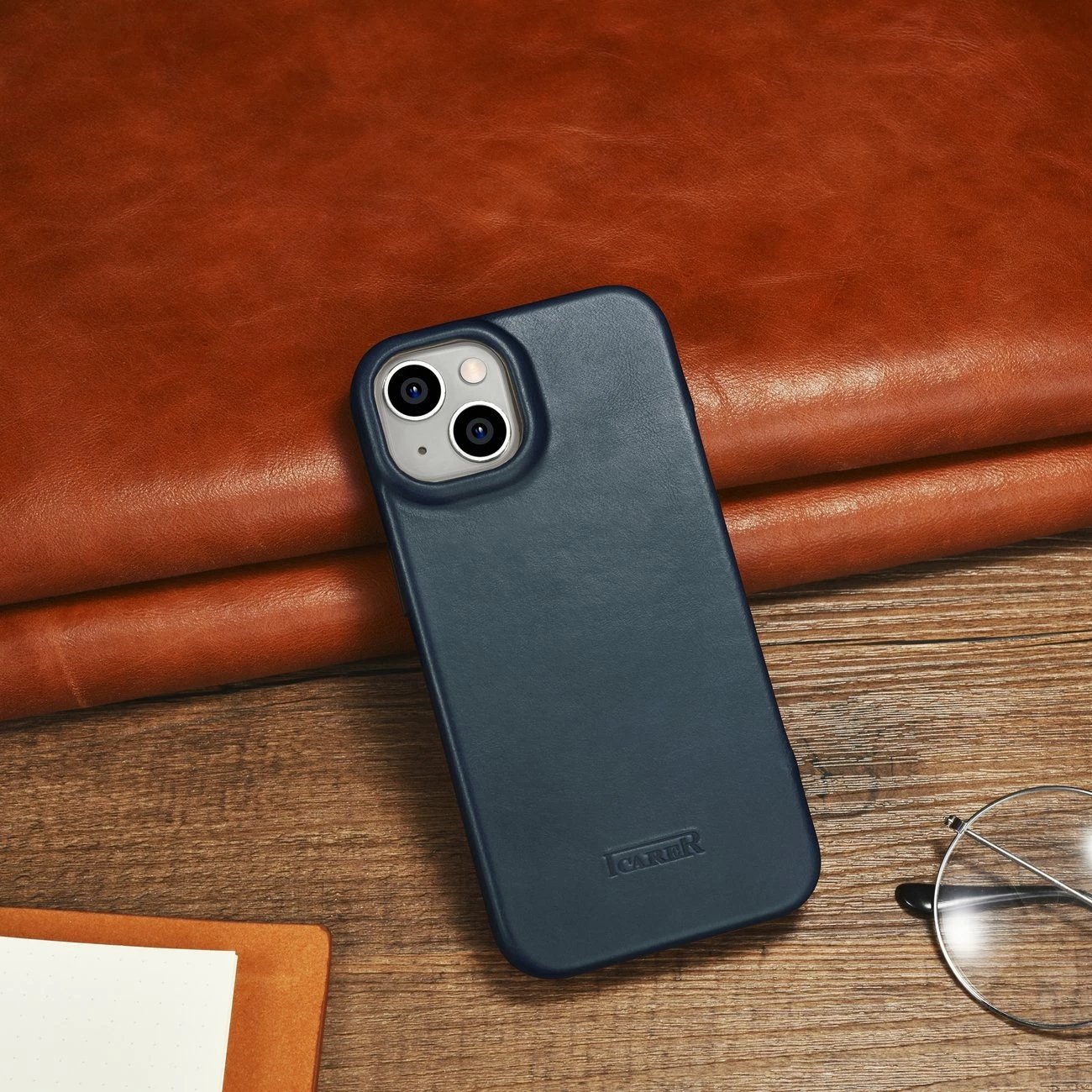 Mbështjellës iCarer Oil Wax Premium Leather Folio për iPhone 14 Plus, MagSafe, kaltër