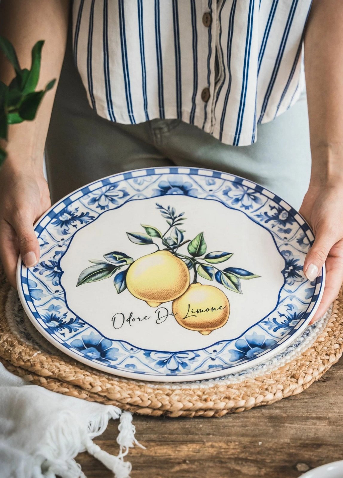 Pjatë shërbimi Hermia Concept, ngjyrë e verdhë, ODL0005, 30x30x2 cm Pjatë shërbimi Hermia Concept, ngjyrë e verdhë, ODL0005, 30x30x2 cm