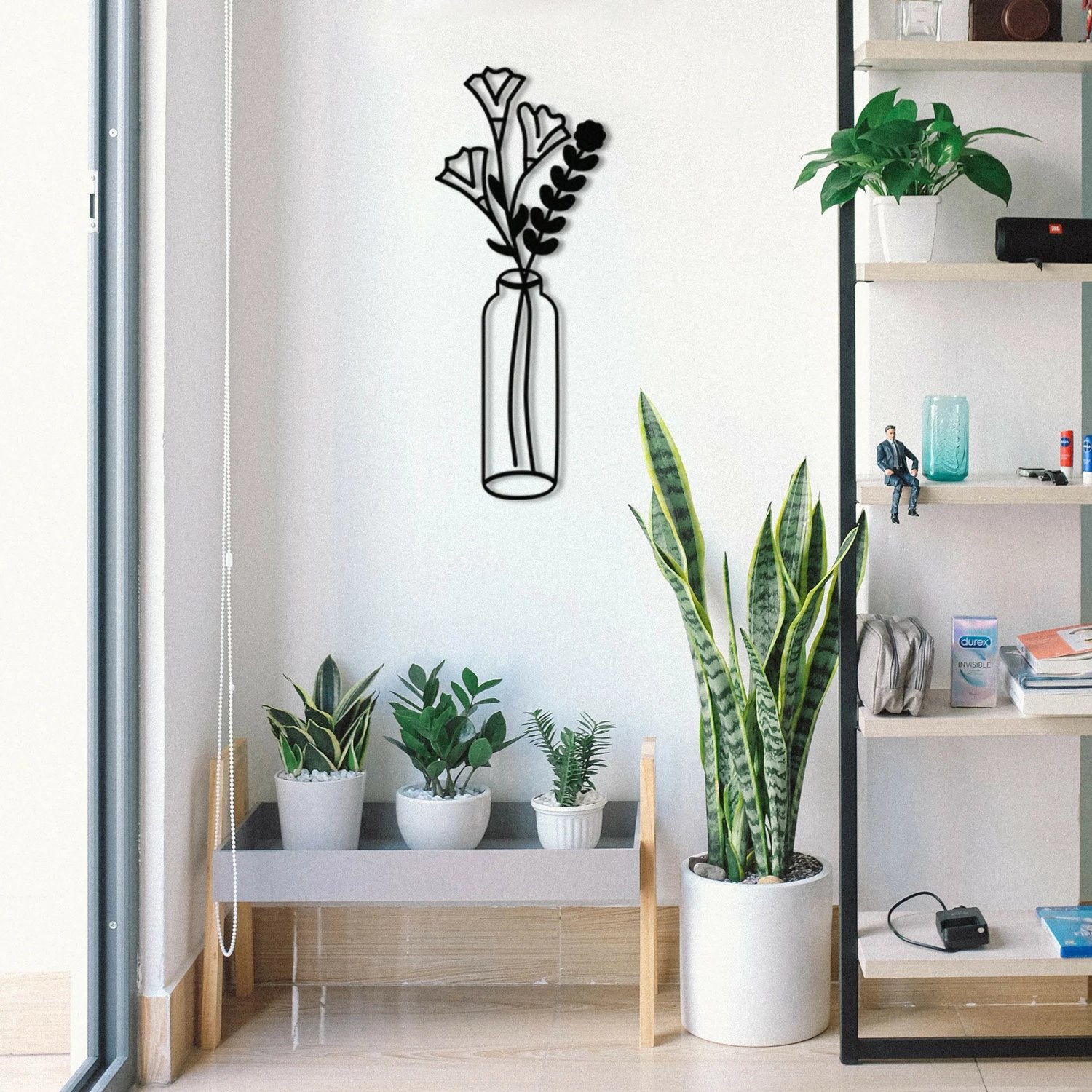 Dekor metalik për mur, lule në vazo, Wallity, ngjyrë e zezë, 24x60cm