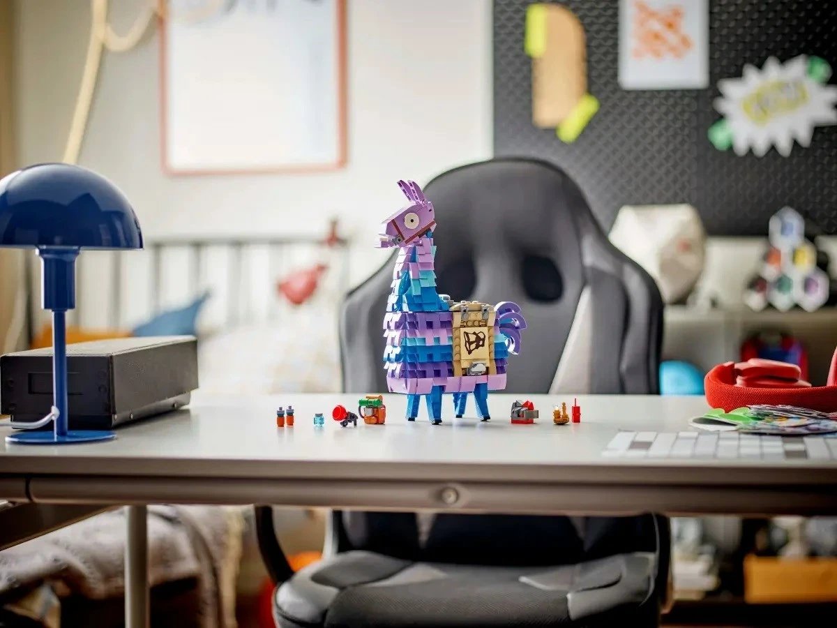 Lego Fortnite 77071 Supply Llama, 691 pjesë