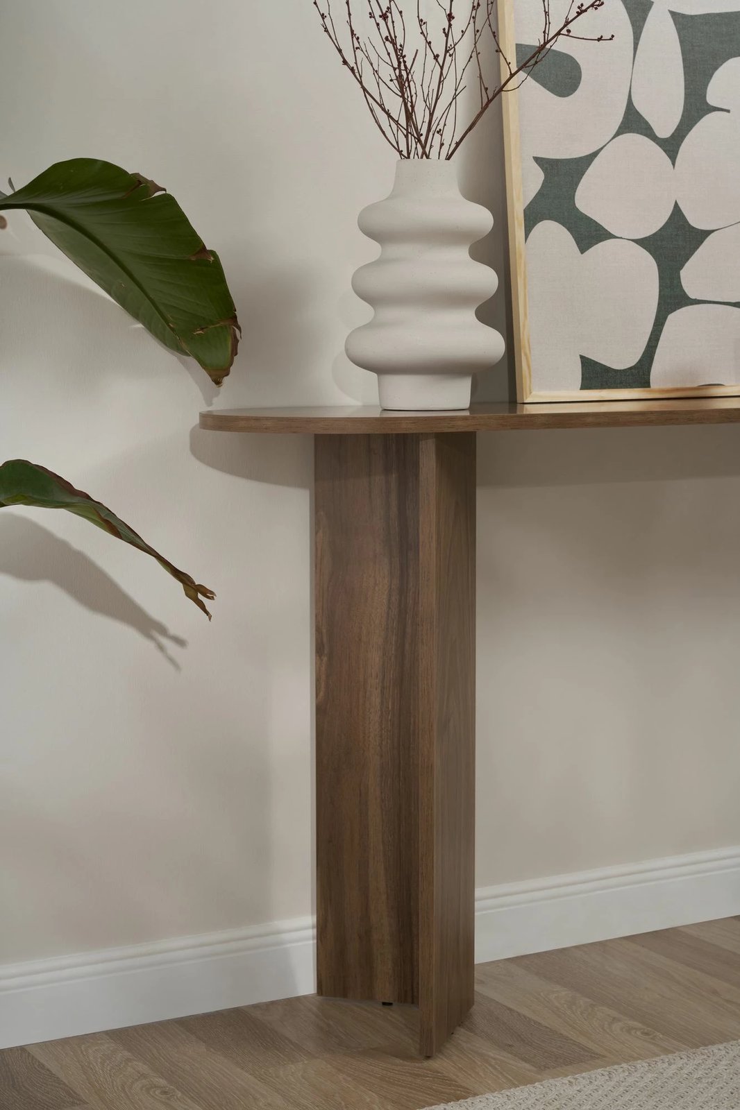 Komodë anësore Nordure, ngjyrë arre, Sira