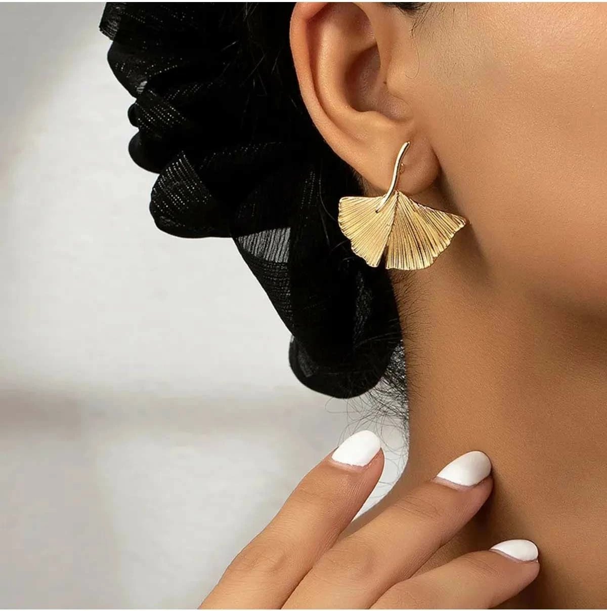 Vathë Jumeon, ngjyrë ari, Gld-Gnkypkp