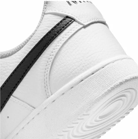 Atlete për meshkuj Nike, të bardha