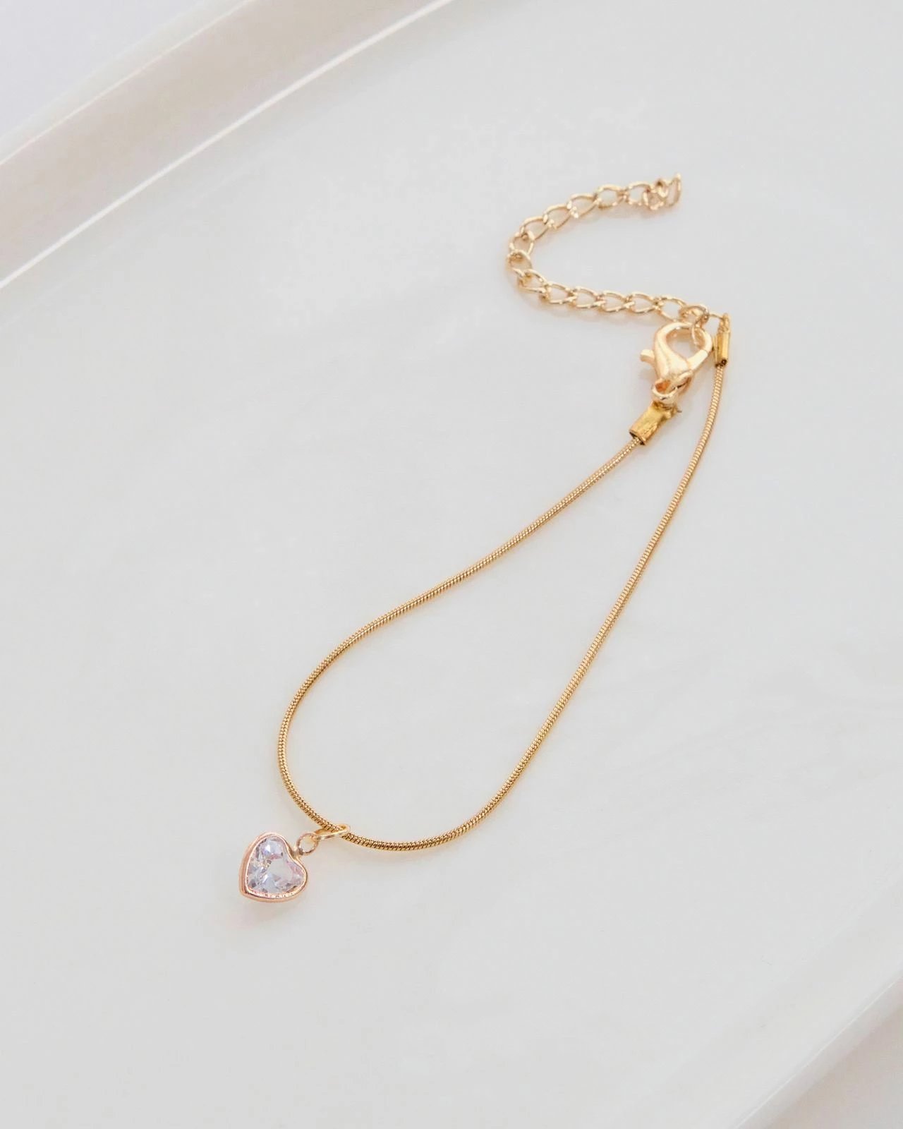 Byzylyk Jumeon, ngjyrë ari, gur zirkon