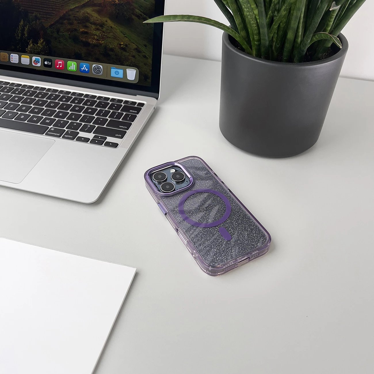 Mbështjellës Hurtel Glitter Case MagSafe për iPhone 16 Pro Max, vjollcë me shkëlqim