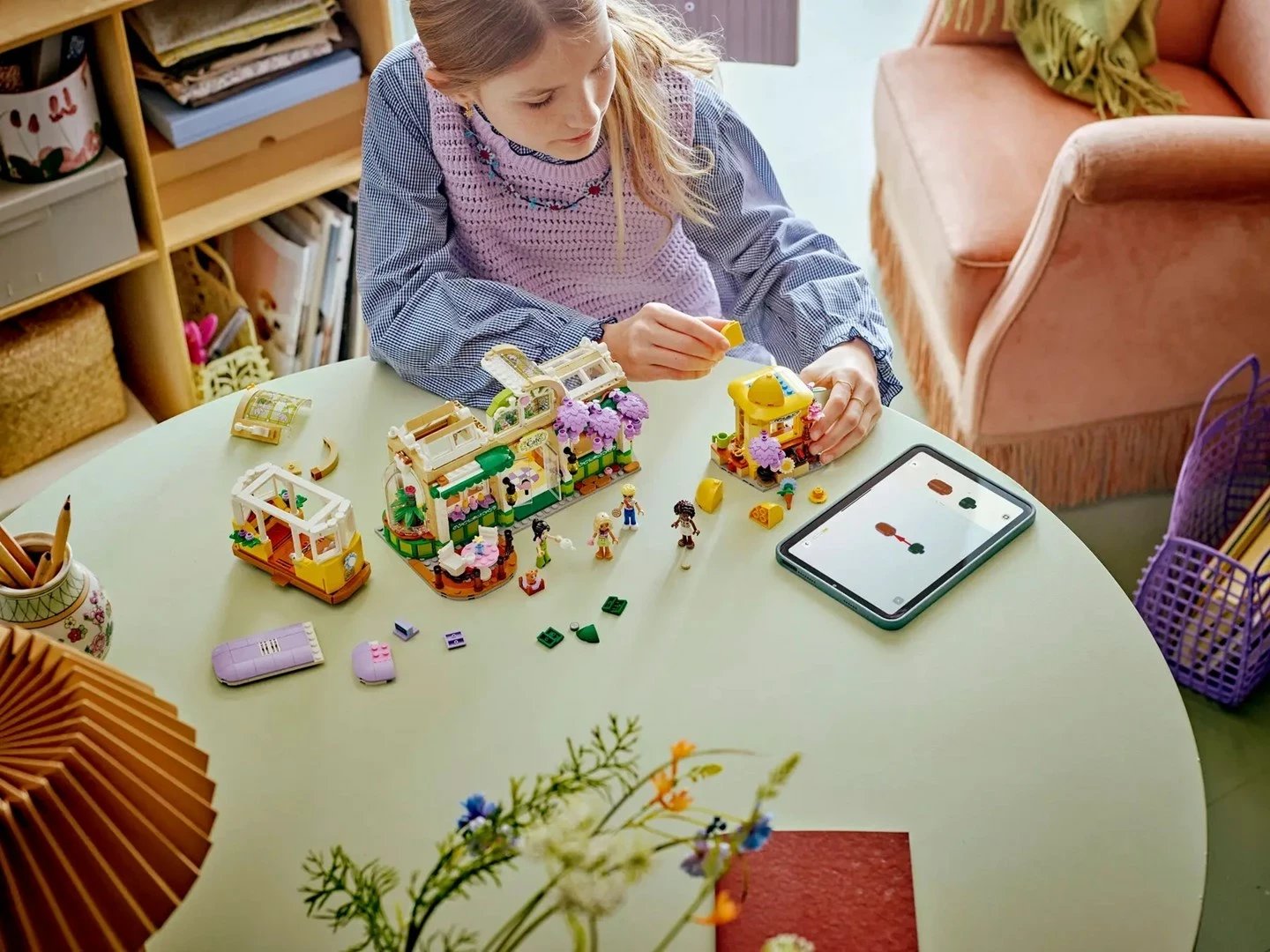 Set LEGO Friends 42671 Plant Café & Flower Shop, 1138 pjesë, për fëmijë 9+ vjeç