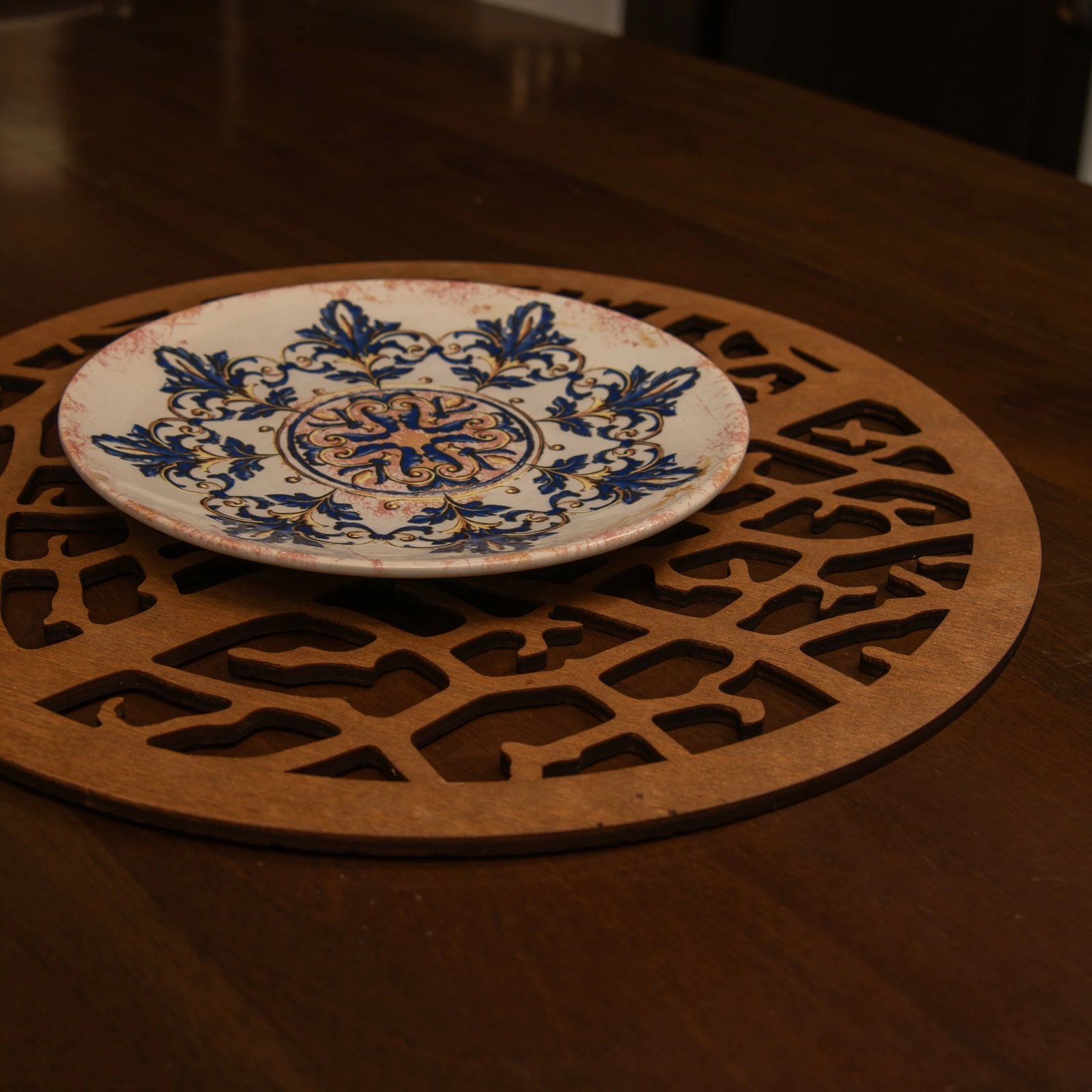 Set nënshtruesish tavoline prej druri, 6 copë, ngjyrë arre, Hermia