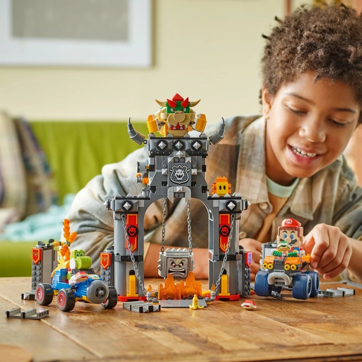 Set ndërtimi LEGO Super Mario Mario Kart Bowser and His Castle 72039, 1068 pjesë