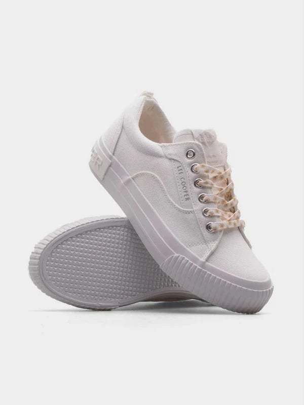 Atlete për femra Lee Cooper, të bardha