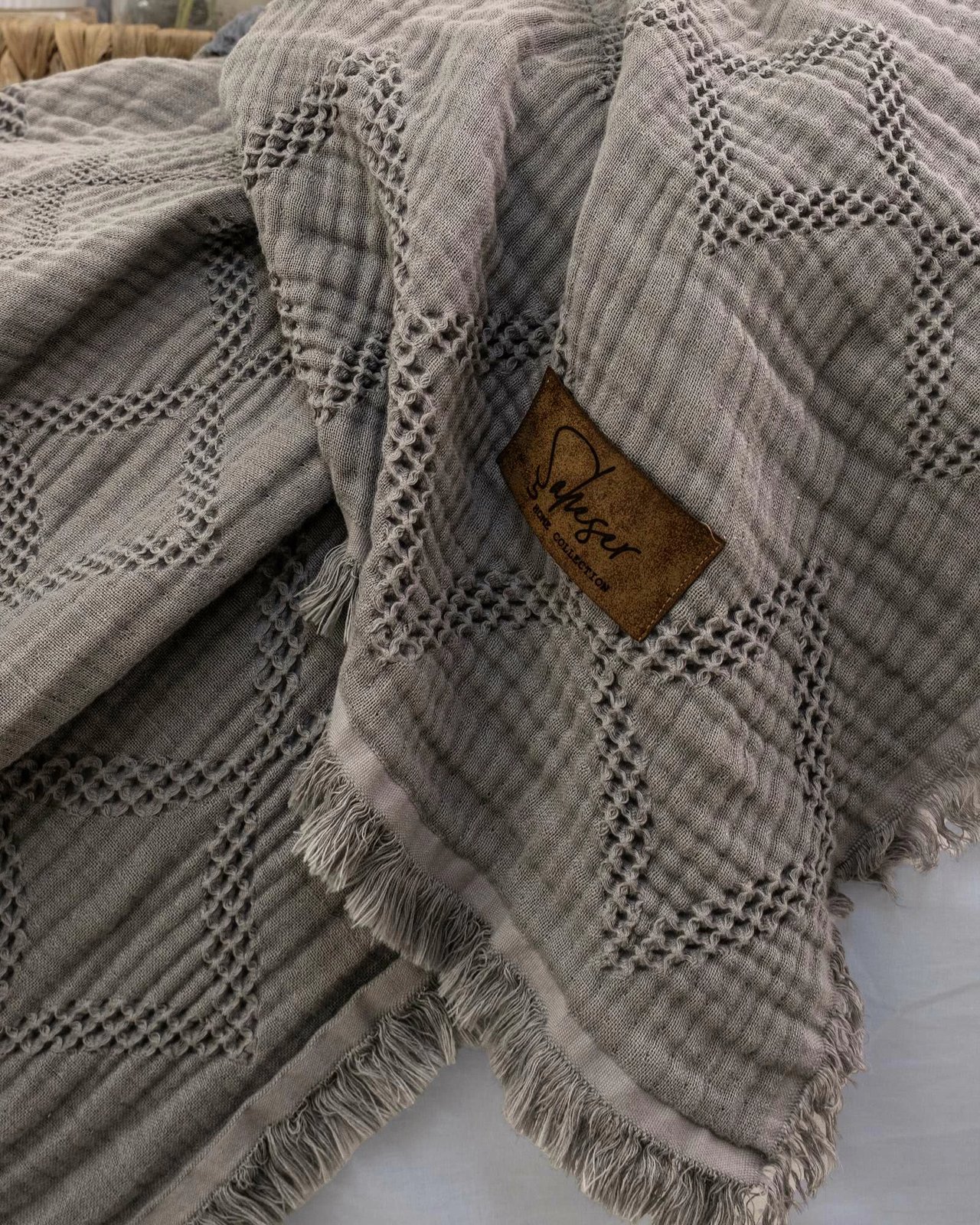 Mbulesë krevati dopio, ngjyrë mink, L'essentiel, Oscar