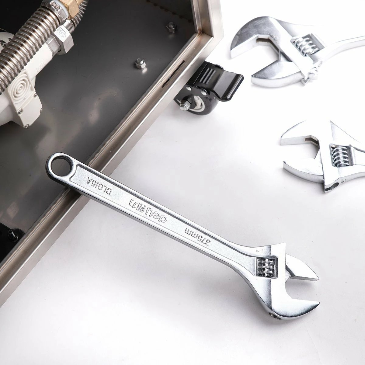 Çelës i rregullueshëm Deli Tools EDL015A, 15 inç, argjend