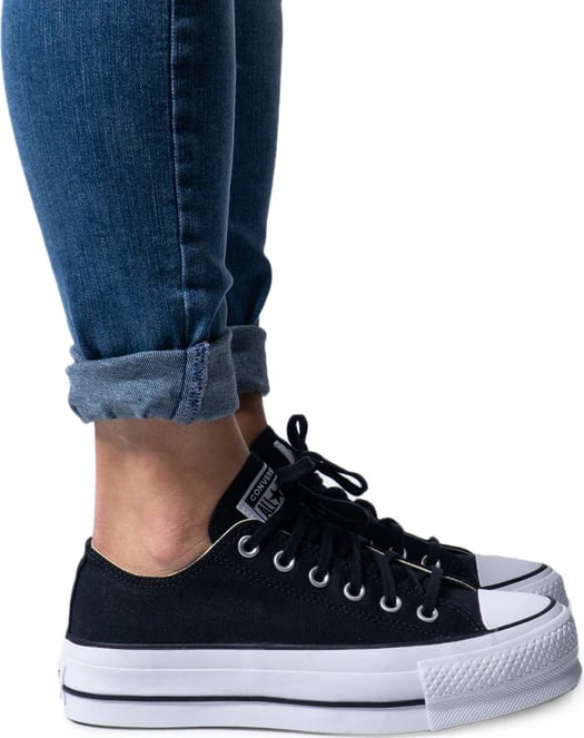 Atlete femra Converse, të zeza