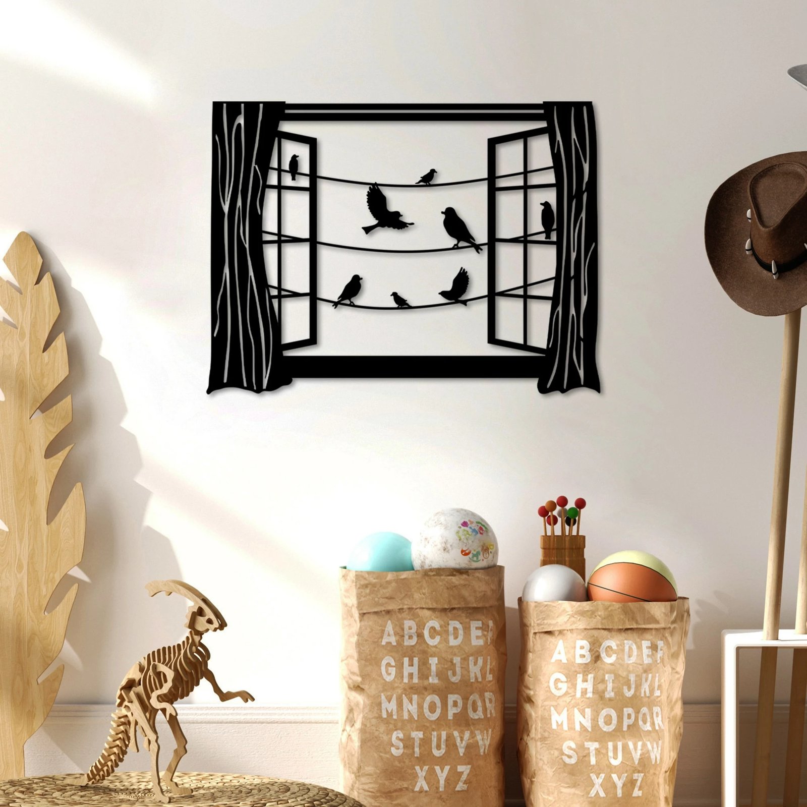 Aksesor metalik dekorativ për mur, zogj para dritares, Wallity, ngjyrë e zezë, 50x38cm