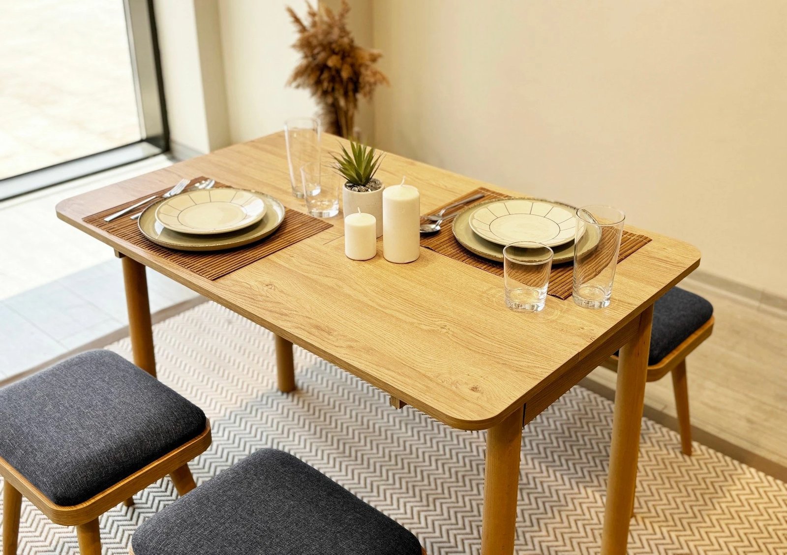 Set tavoline me karrige, zgjatshme, 5 copë, Skye Decor, Vina Mini 05 1053, ngjyrë lis dhe antracit