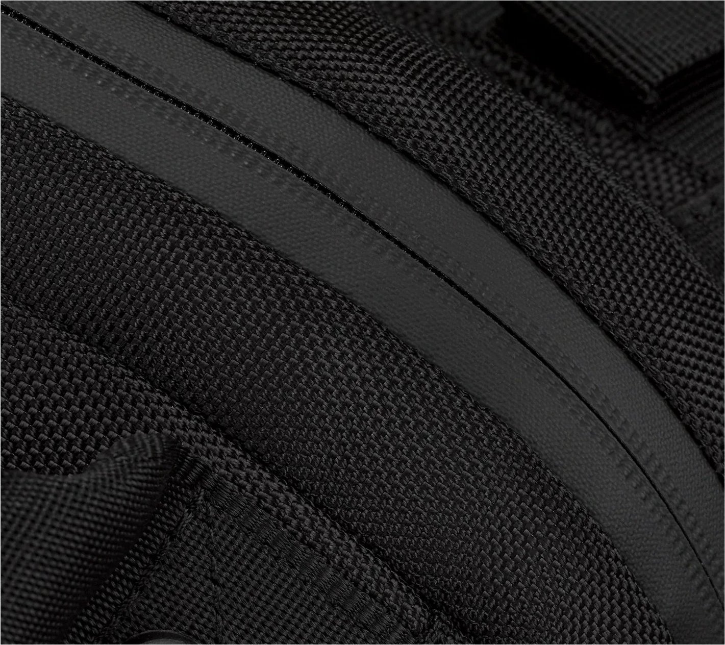 Çantë shpine Wenger Legacy Black Series 16 inç, e zezë