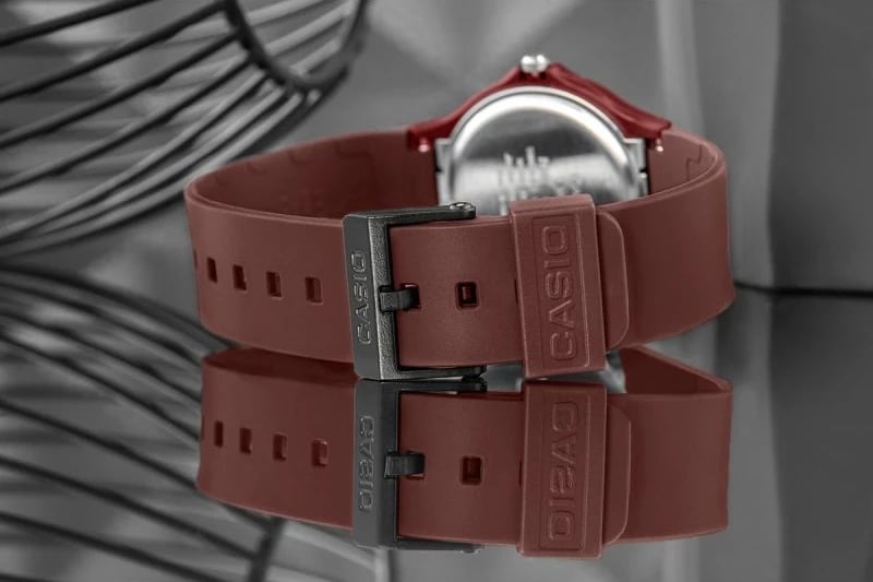 Orë dore femra Casio, burgundy