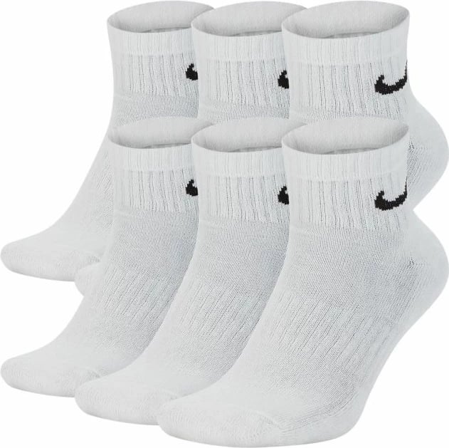Çorape Nike, të bardha