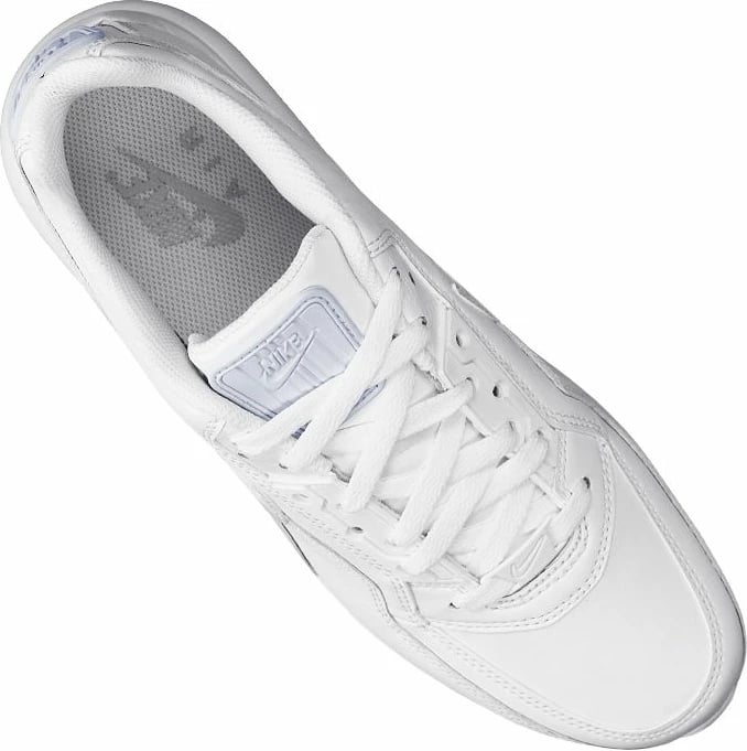 Atlete Nike për meshkuj, të bardha